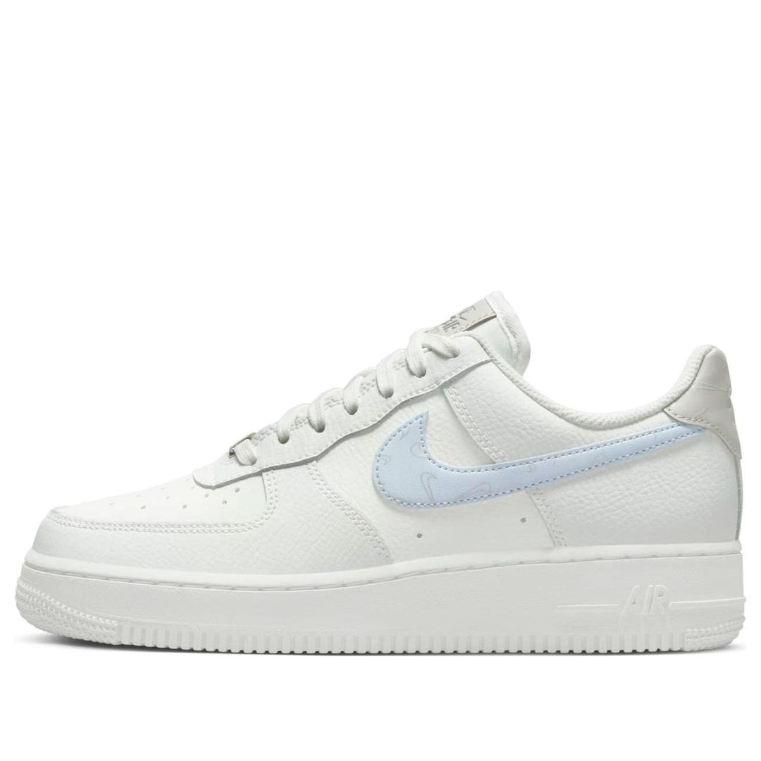 NIKE AIR FORCE 1 &
