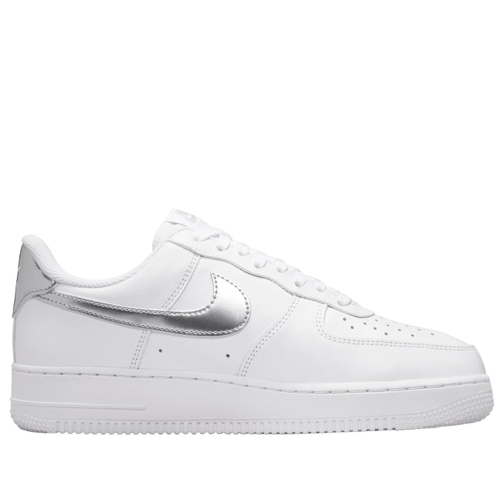 NIKE AIR FORCE 1 &