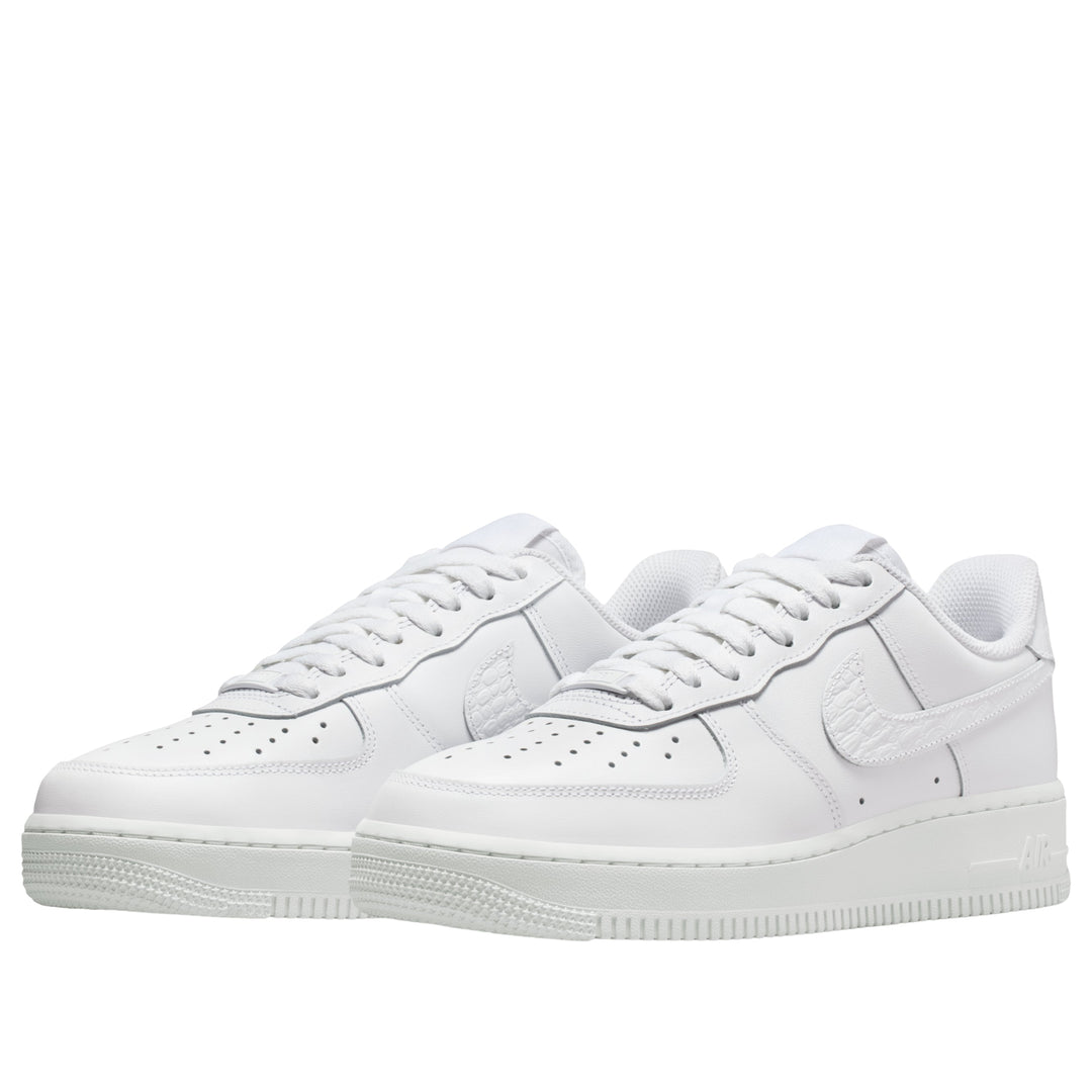 NIKE AIR FORCE 1 &