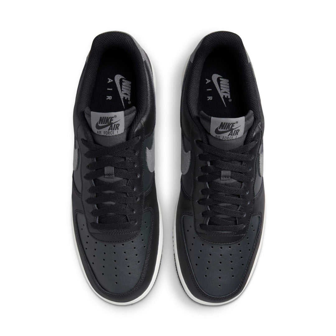 NIKE AIR FORCE 1 &