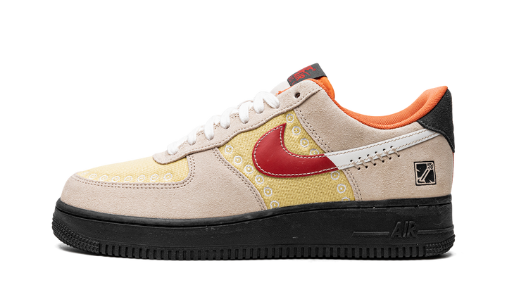 NIKE AIR FORCE 1 07 SOMOS FAMILIA