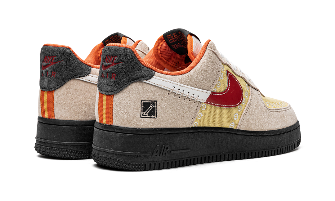 NIKE AIR FORCE 1 07 SOMOS FAMILIA