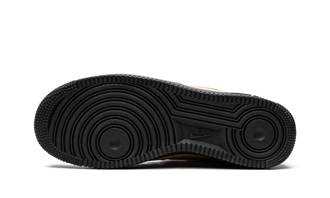 NIKE AIR FORCE 1 07 SOMOS FAMILIA
