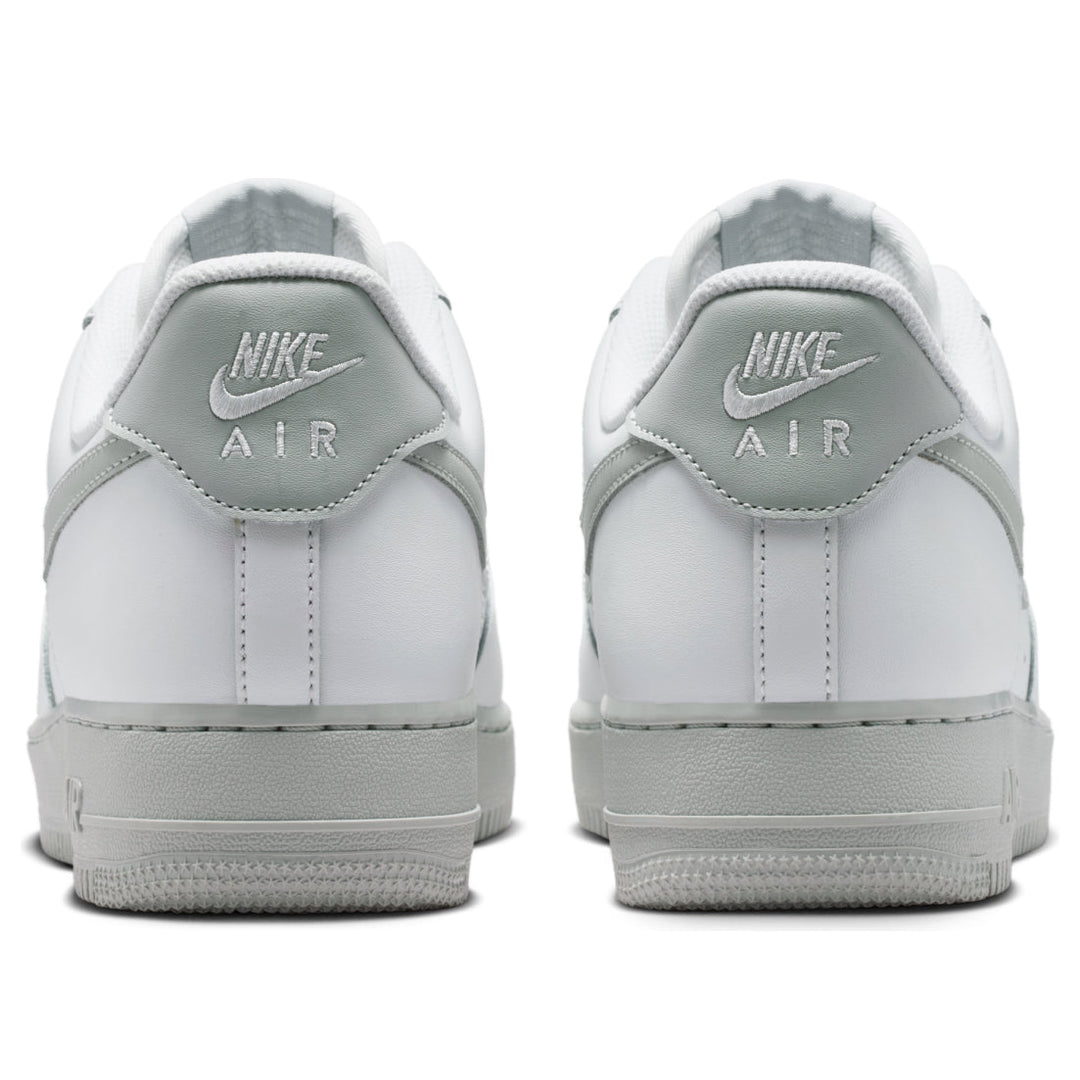 NIKE AIR FORCE 1 &
