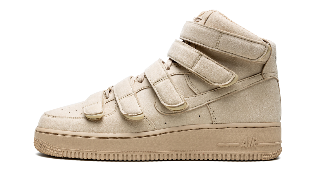 NIKE AIR FORCE 1 HIGH &