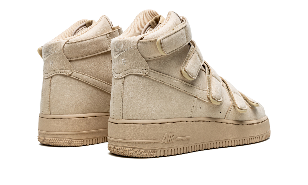 NIKE AIR FORCE 1 HIGH &
