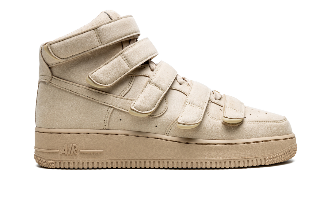 NIKE AIR FORCE 1 HIGH &