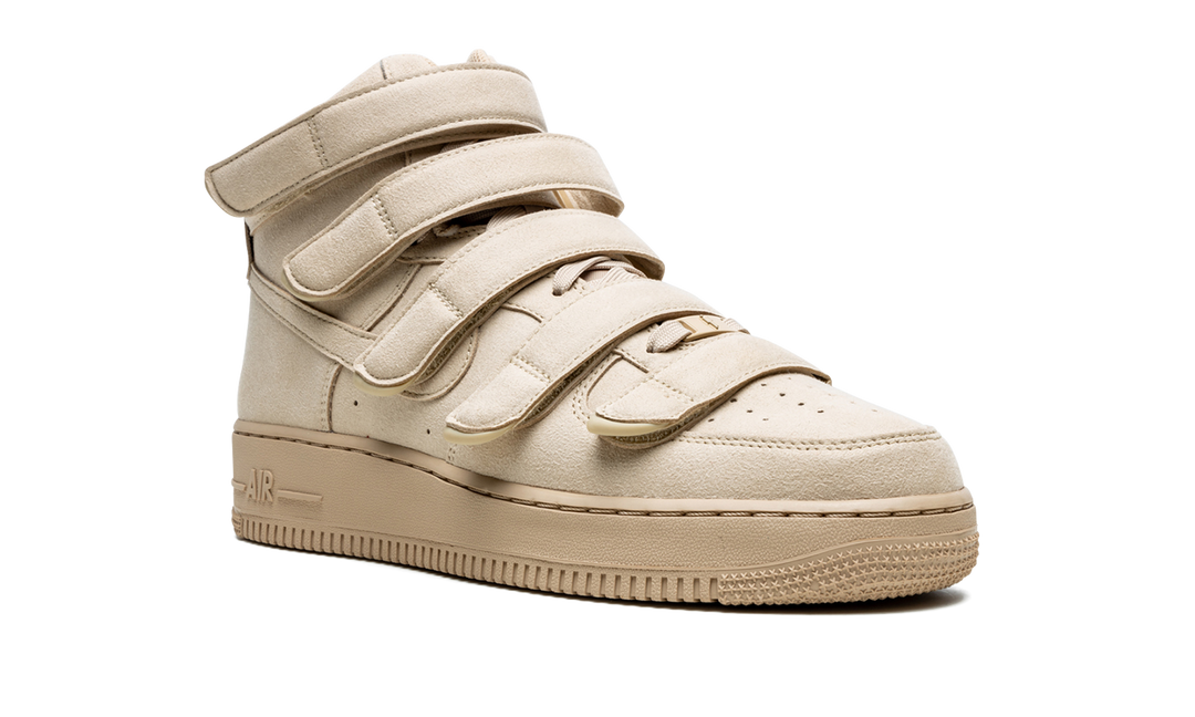 NIKE AIR FORCE 1 HIGH &