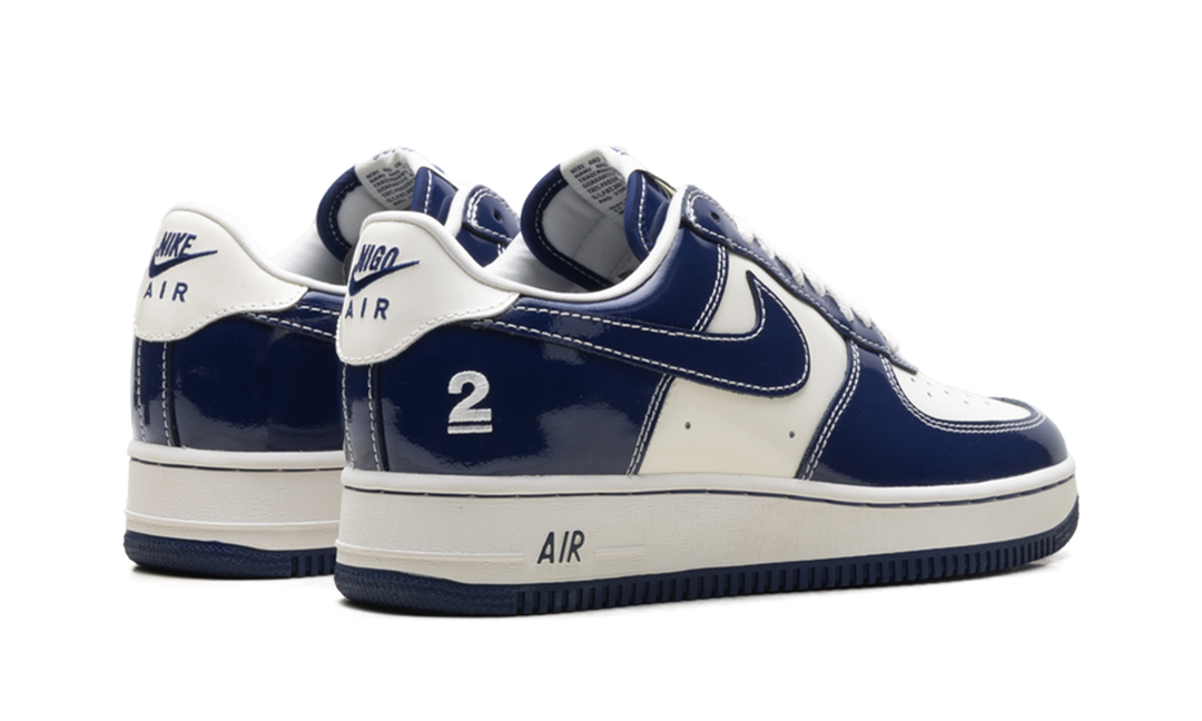 NIKE AIR FORCE 1 LOW &