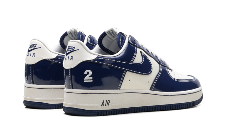 NIKE AIR FORCE 1 LOW &