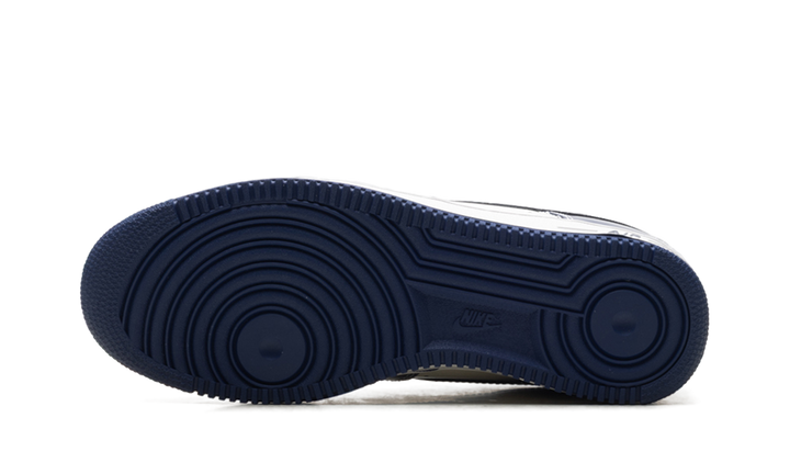 NIKE AIR FORCE 1 LOW &