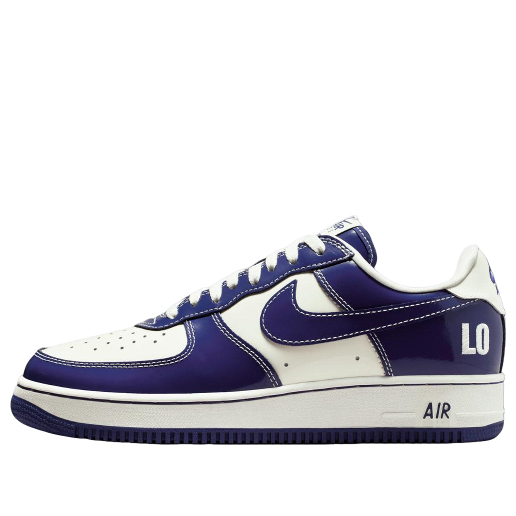 NIKE AIR FORCE 1 LOW &