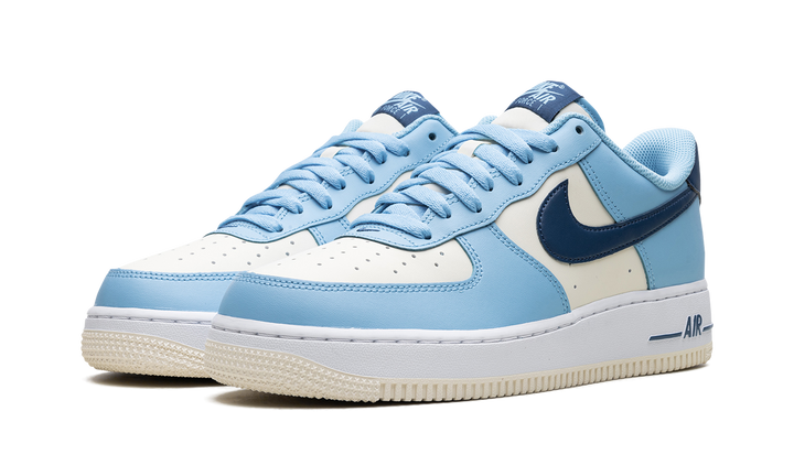 NIKE AIR FORCE 1 LOW &