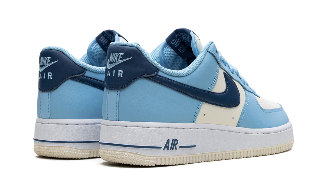 NIKE AIR FORCE 1 LOW &