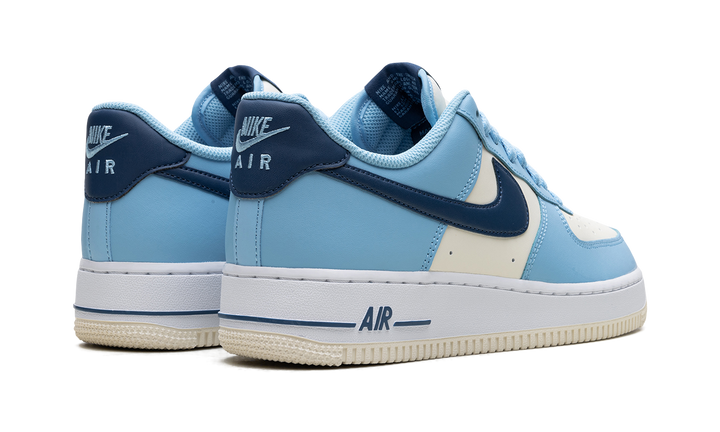 NIKE AIR FORCE 1 LOW &