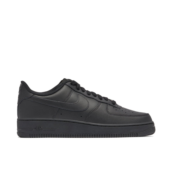 NIKE AIR FORCE 1 LOW &