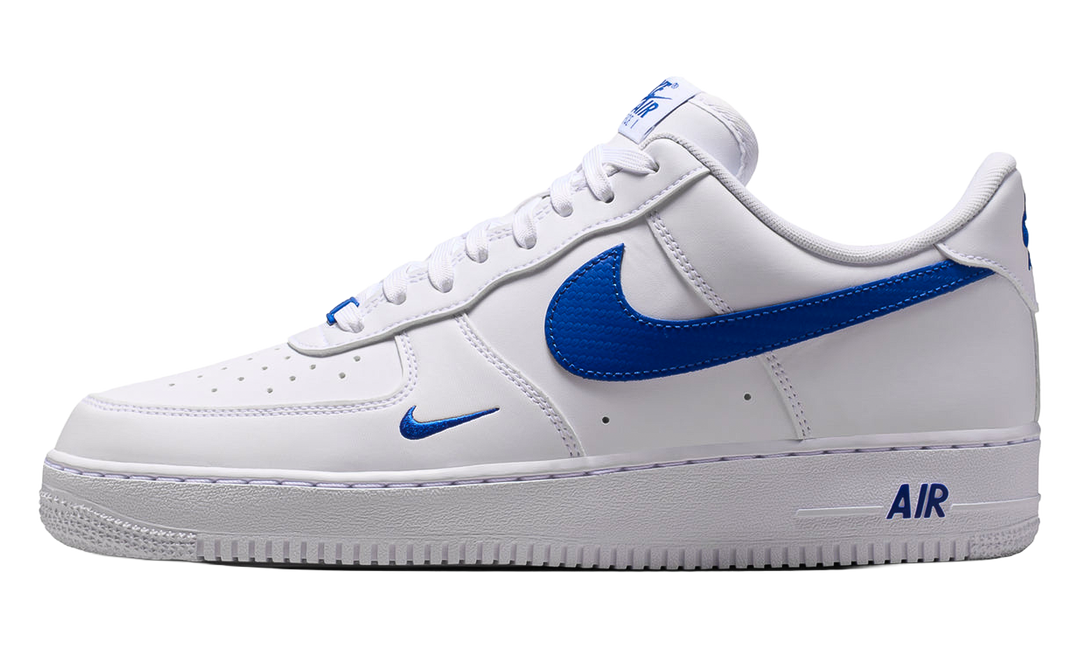 NIKE AIR FORCE 1 LOW &