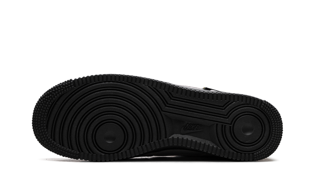 NIKE AIR FORCE 1 LOW &