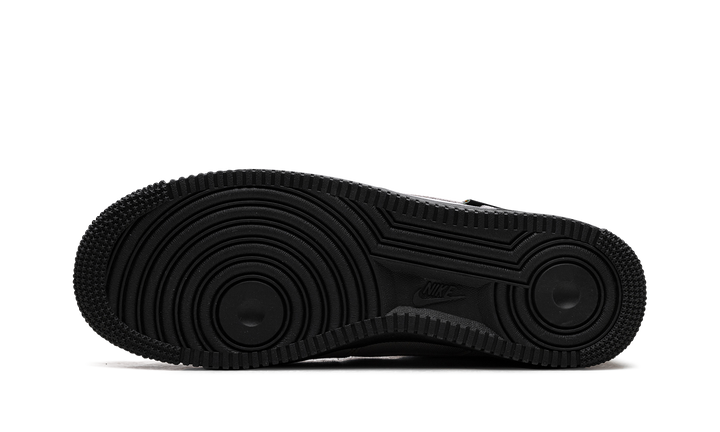NIKE AIR FORCE 1 LOW &