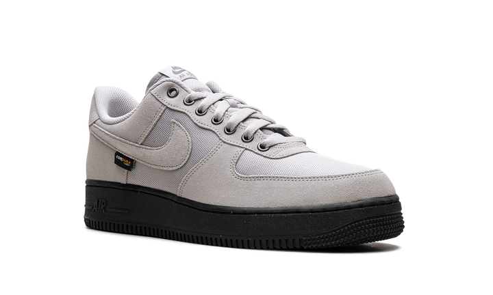 NIKE AIR FORCE 1 LOW &