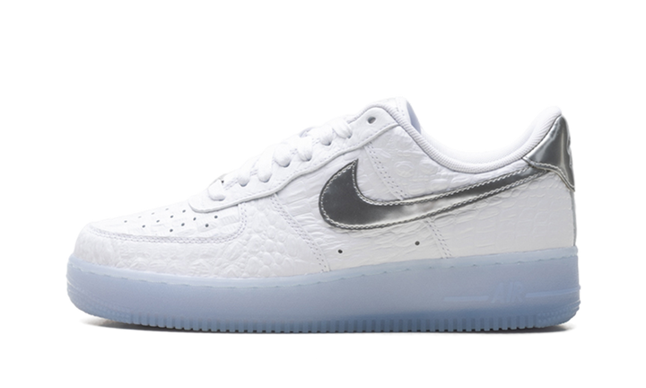 NIKE AIR FORCE 1 LOW &