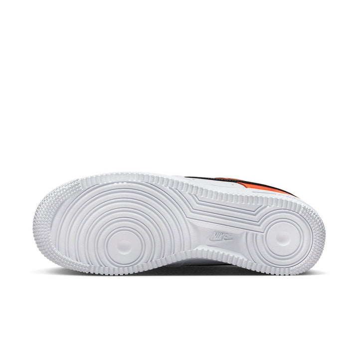 NIKE AIR FORCE 1 LOW &