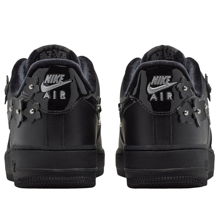 NIKE AIR FORCE 1 LOW &