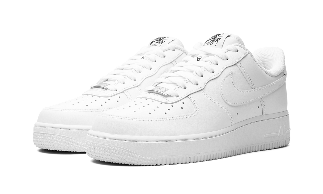 NIKE AIR FORCE 1 LOW &