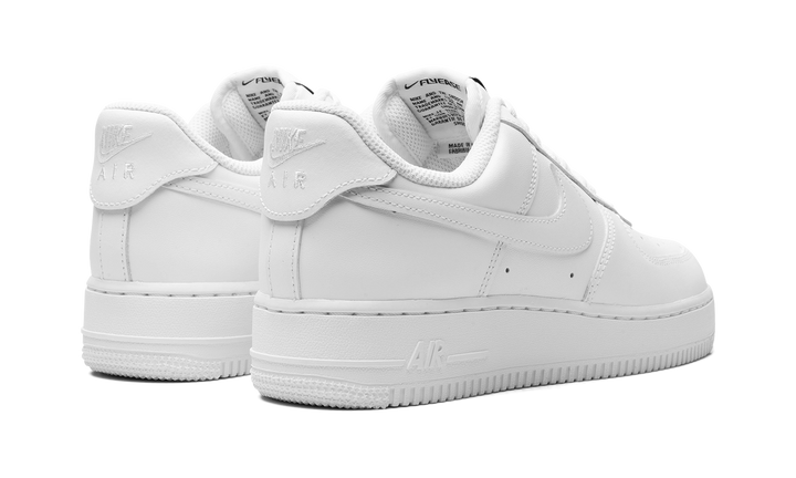 NIKE AIR FORCE 1 LOW &