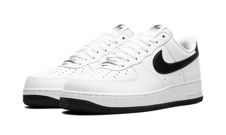 NIKE AIR FORCE 1 LOW &