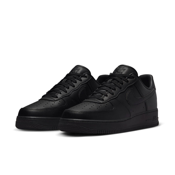 NIKE AIR FORCE 1 LOW &