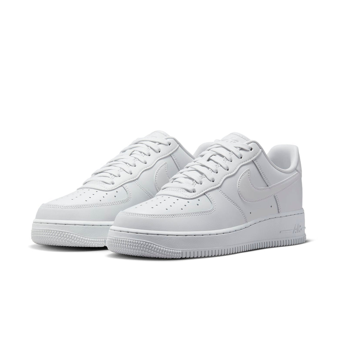 NIKE AIR FORCE 1 LOW &