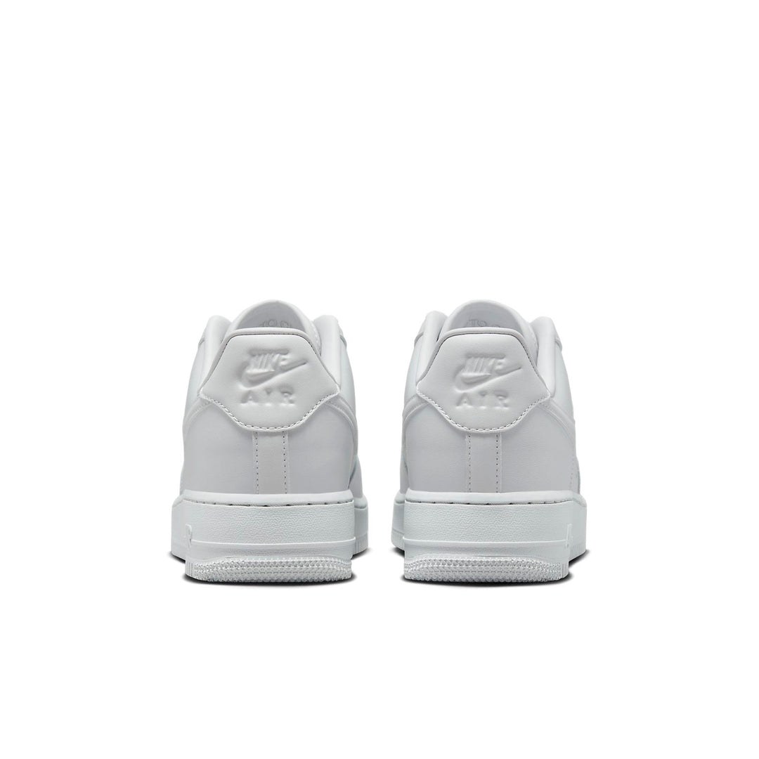 NIKE AIR FORCE 1 LOW &