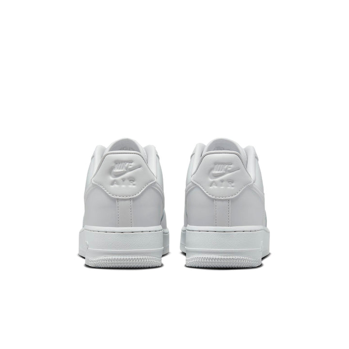 NIKE AIR FORCE 1 LOW &