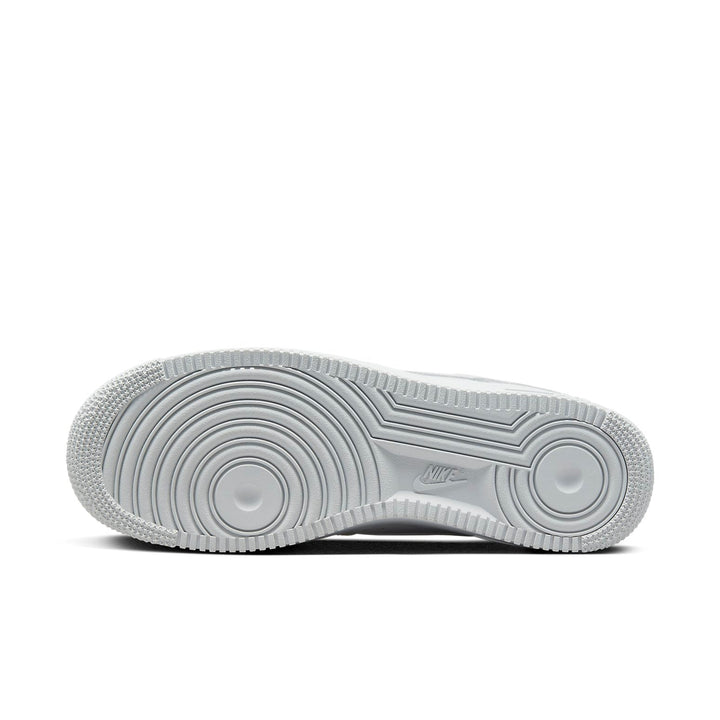 NIKE AIR FORCE 1 LOW &