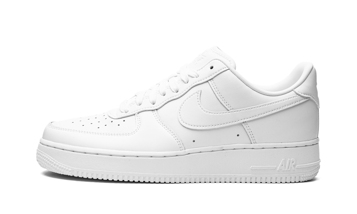 NIKE AIR FORCE 1 LOW &