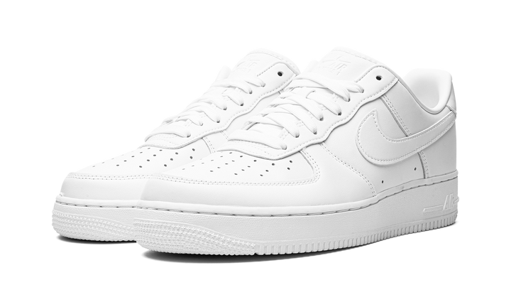 NIKE AIR FORCE 1 LOW &