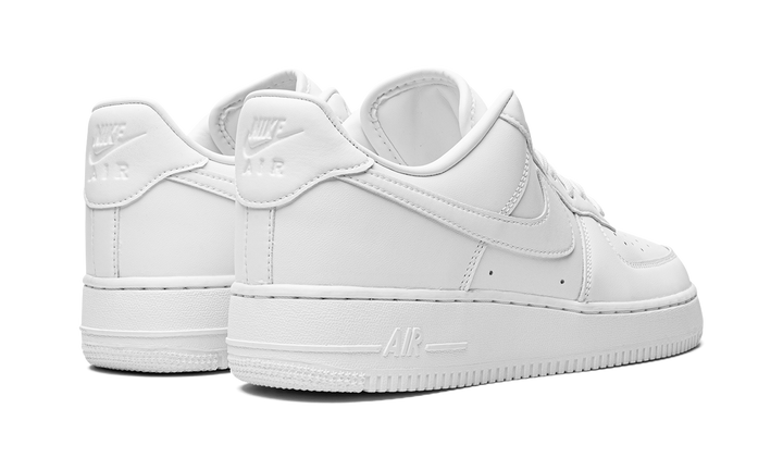 NIKE AIR FORCE 1 LOW &