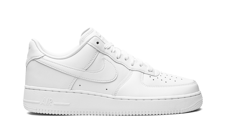 NIKE AIR FORCE 1 LOW &