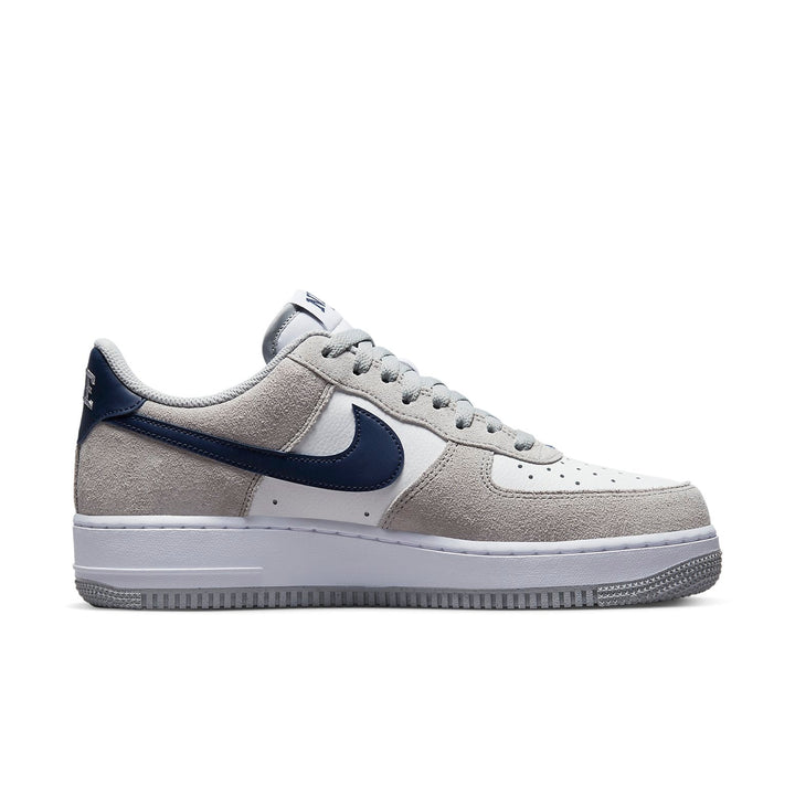 NIKE AIR FORCE 1 LOW &
