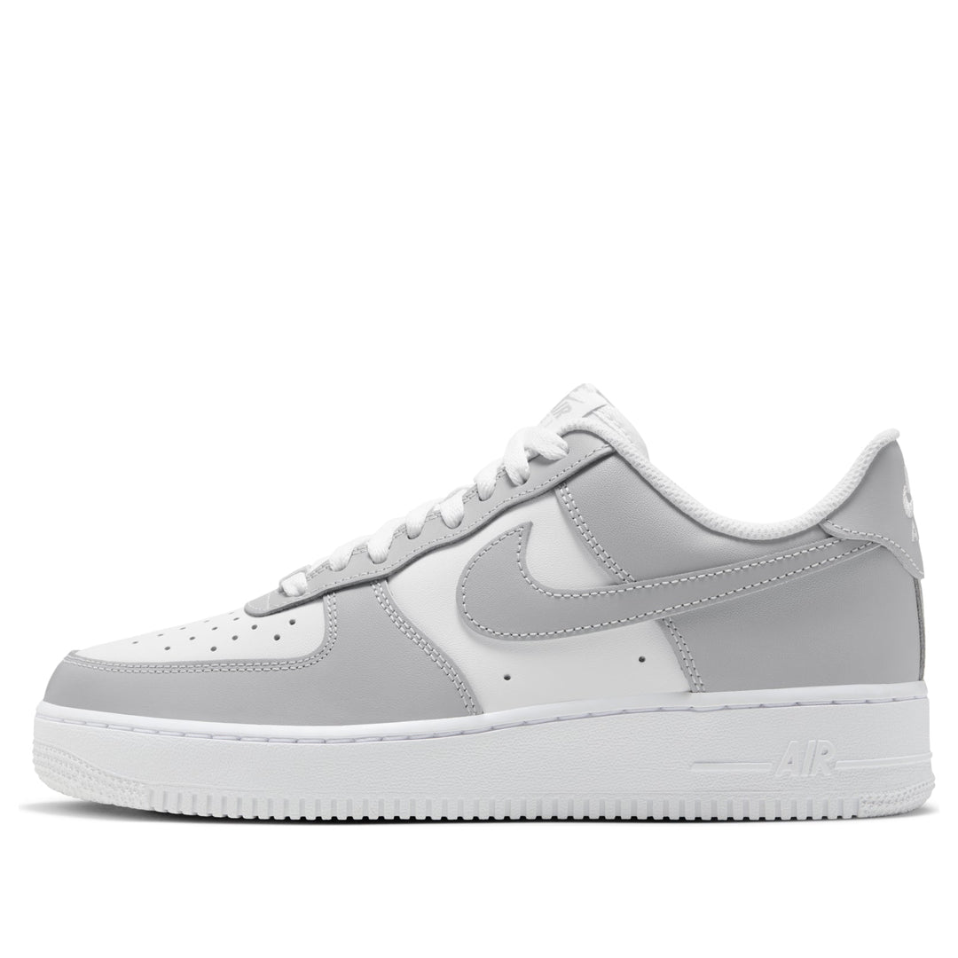 NIKE AIR FORCE 1 LOW &