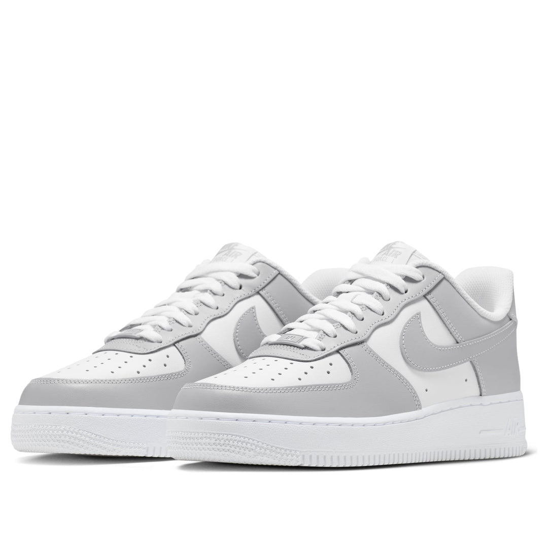 NIKE AIR FORCE 1 LOW &