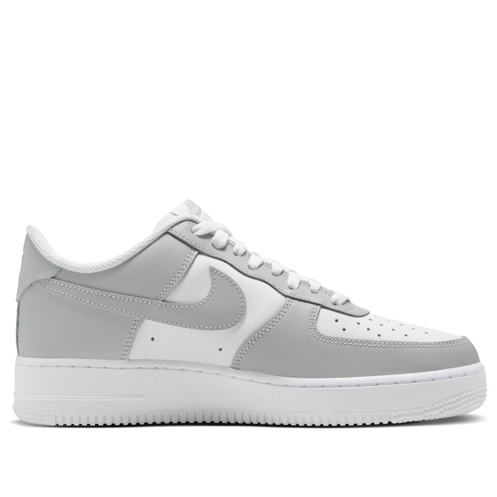 NIKE AIR FORCE 1 LOW &