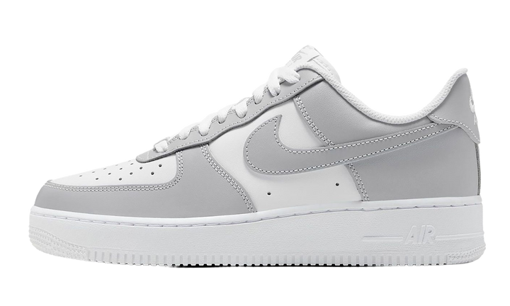 NIKE AIR FORCE 1 LOW &