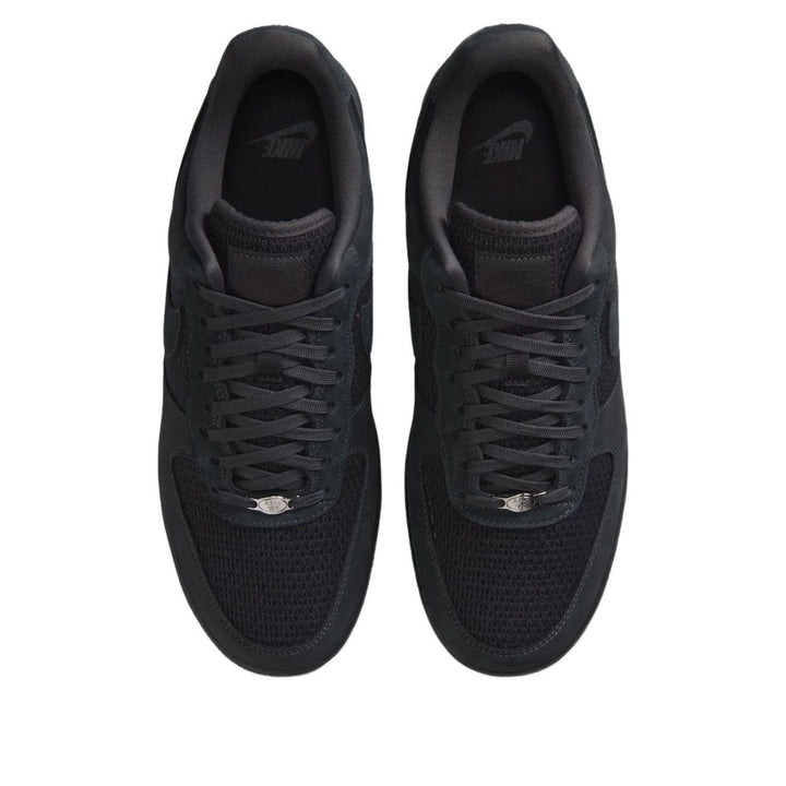 NIKE AIR FORCE 1 LOW &