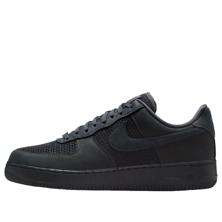 NIKE AIR FORCE 1 LOW &