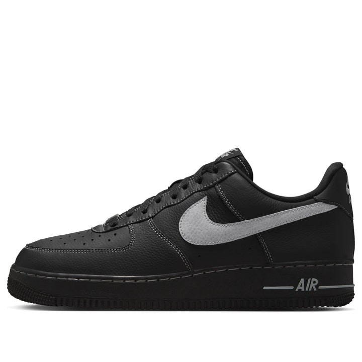 NIKE AIR FORCE 1 LOW &