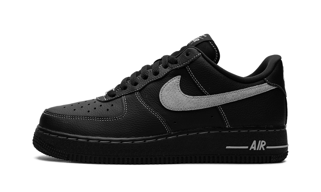 NIKE AIR FORCE 1 LOW &