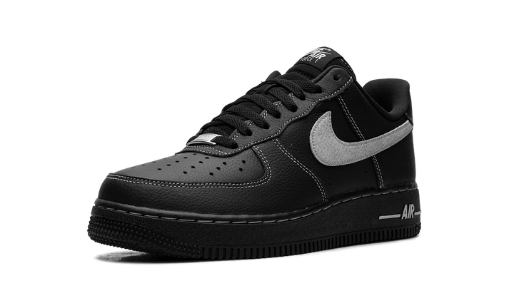 NIKE AIR FORCE 1 LOW &