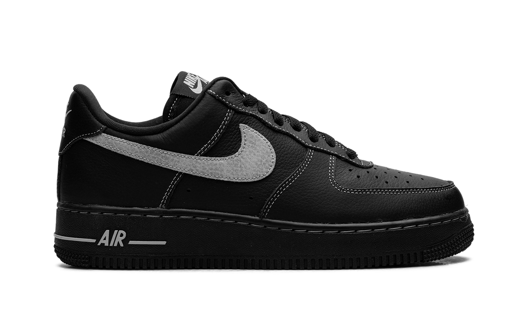 NIKE AIR FORCE 1 LOW &